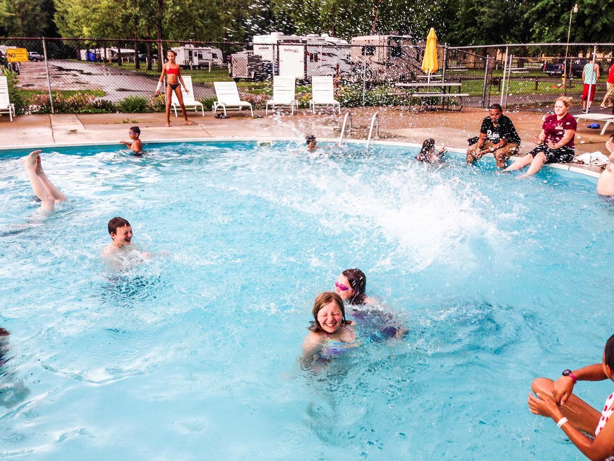 Готель Sandusky Koa Holiday Campground Екстер'єр фото