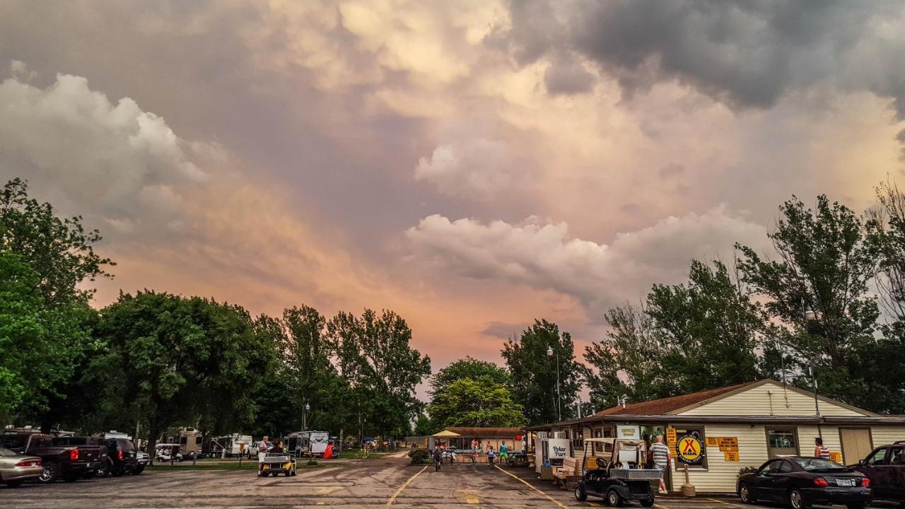 Готель Sandusky Koa Holiday Campground Екстер'єр фото