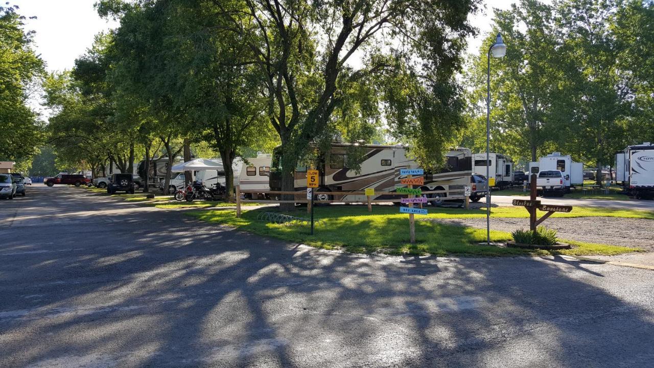 Готель Sandusky Koa Holiday Campground Екстер'єр фото