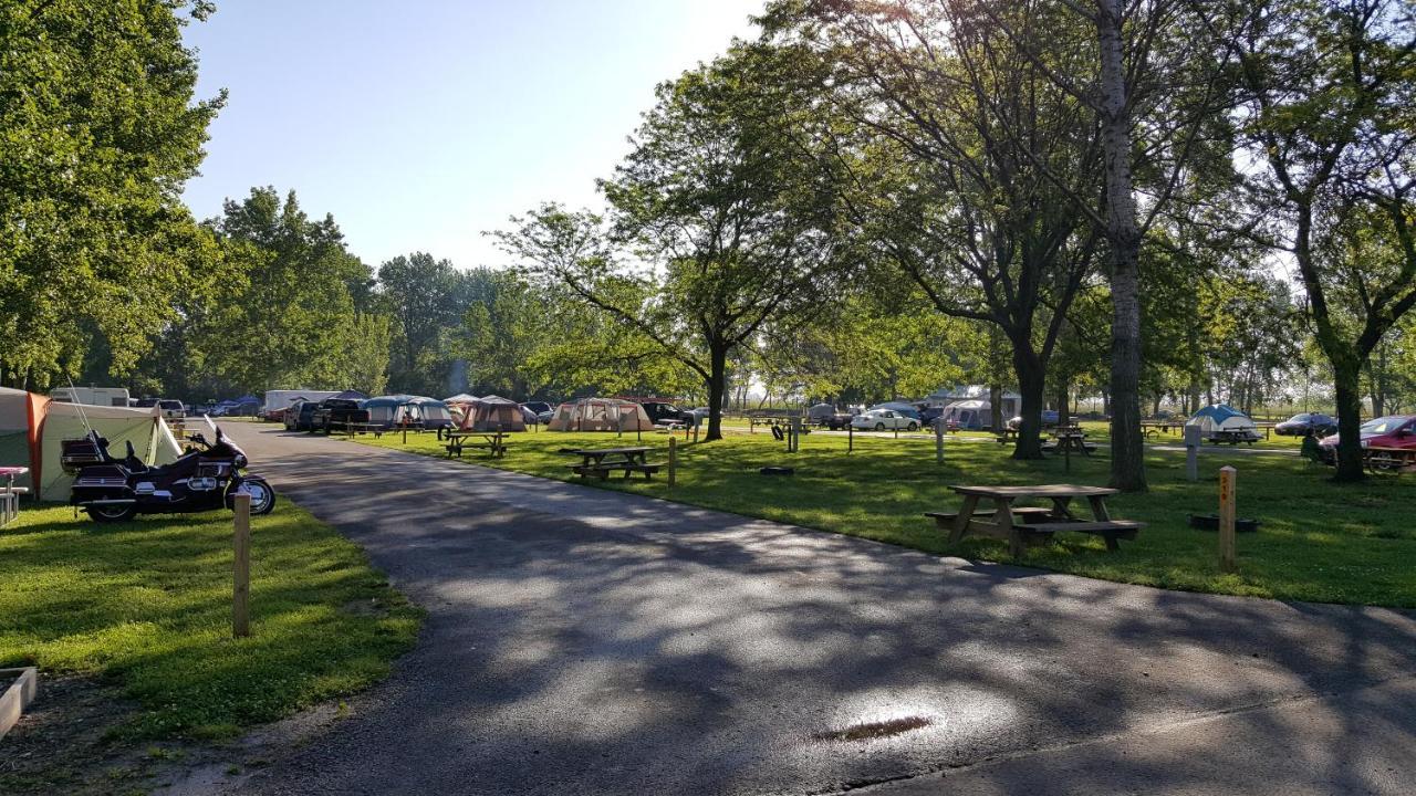 Готель Sandusky Koa Holiday Campground Екстер'єр фото